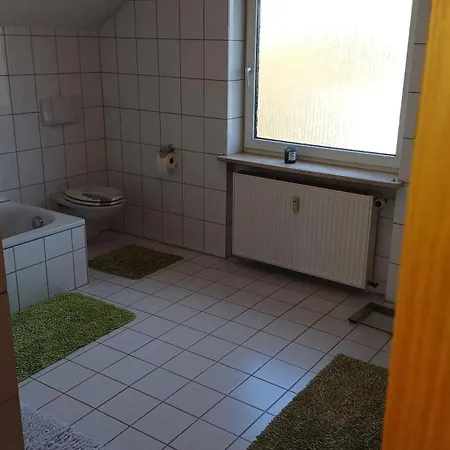 Helle Neu Renovierte Dachgeschosswohnung Mit Balkon Штоках