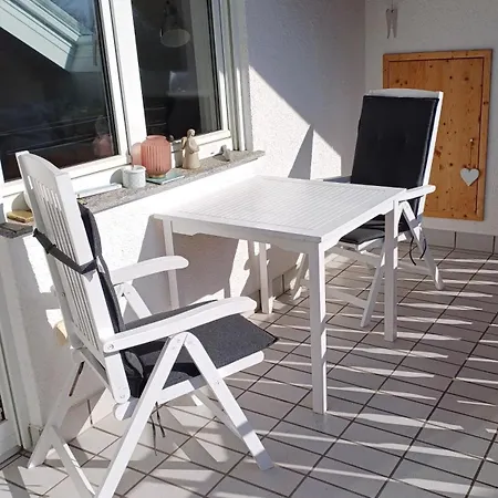 Апартаменты Helle Neu Renovierte Dachgeschosswohnung Mit Balkon *