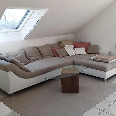Апартаменты Helle Neu Renovierte Dachgeschosswohnung Mit Balkon *