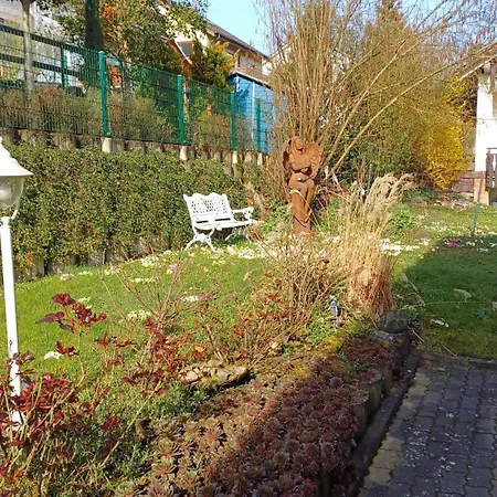 Helle Neu Renovierte Dachgeschosswohnung Mit Balkon *