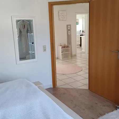Апартаменты Helle Neu Renovierte Dachgeschosswohnung Mit Balkon *